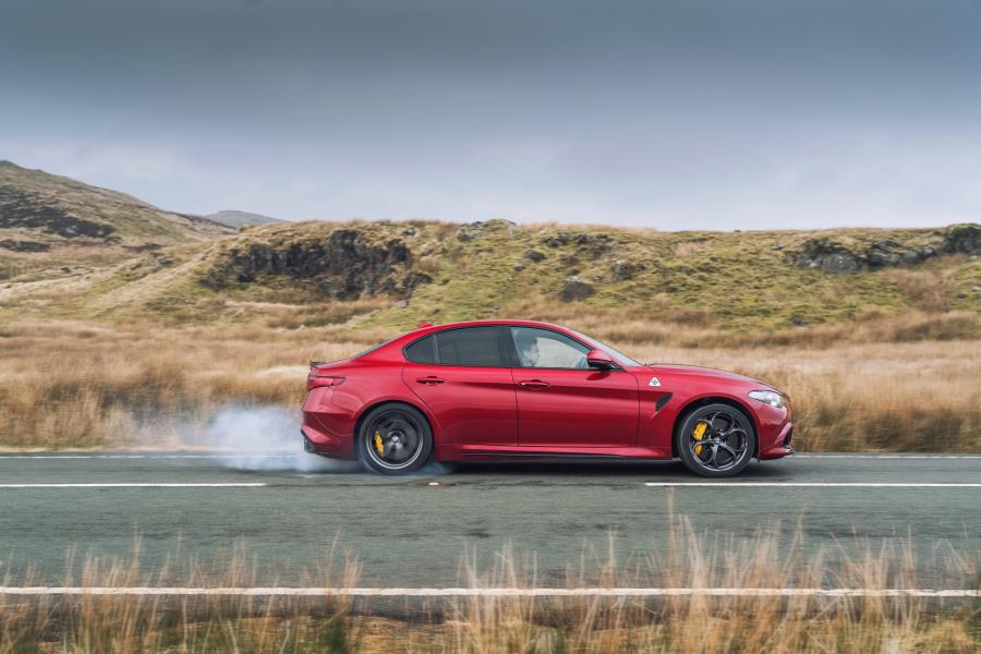  Alfa Romeo Giulia Quadrifoglio (952) 2016 года  (UK) (фото 13 из 40)